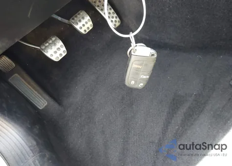 2017 Dodge Challenger 392 Hemi Scat Pack Shaker z USA, uszkodzony, nr VIN 2C3CDZFJ1HH610572